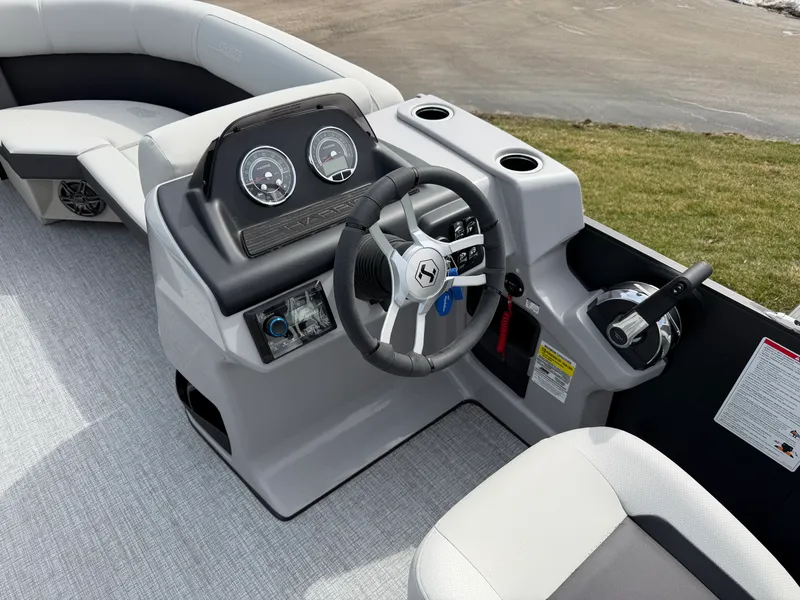 Slide: The Image of Harris 210 Cruiser 2025 - 7