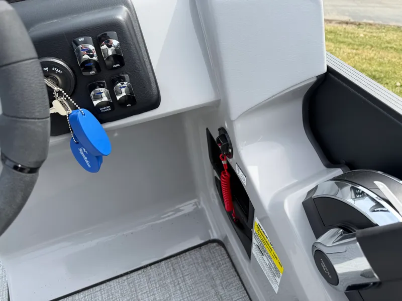 Slide: The Image of Harris 210 Cruiser 2025 - 9