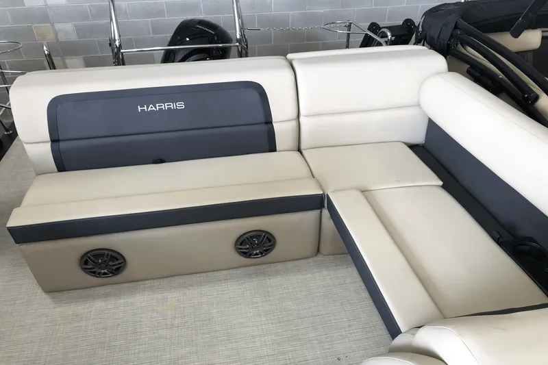 Slide: The Image of Harris 230 Cruiser 2025 - 12