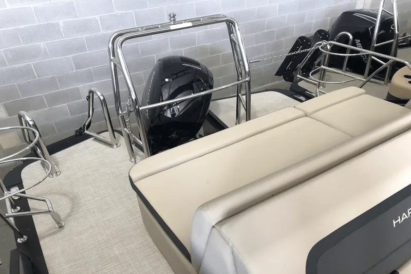 Slide: The Image of Harris 230 Cruiser 2025 - 14