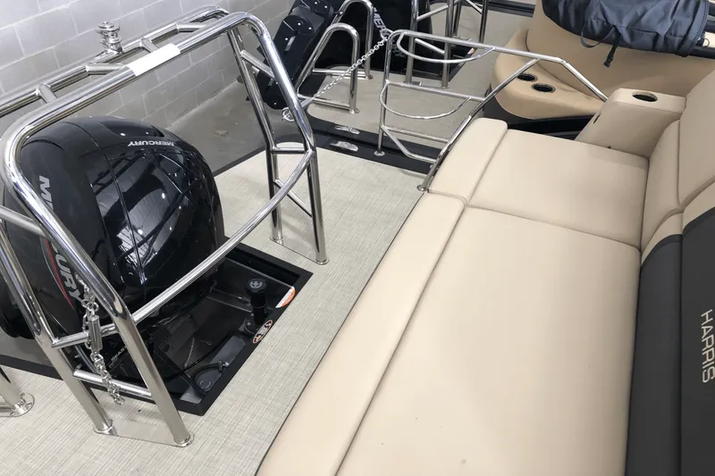 Slide: The Image of Harris 230 Cruiser 2025 - 15