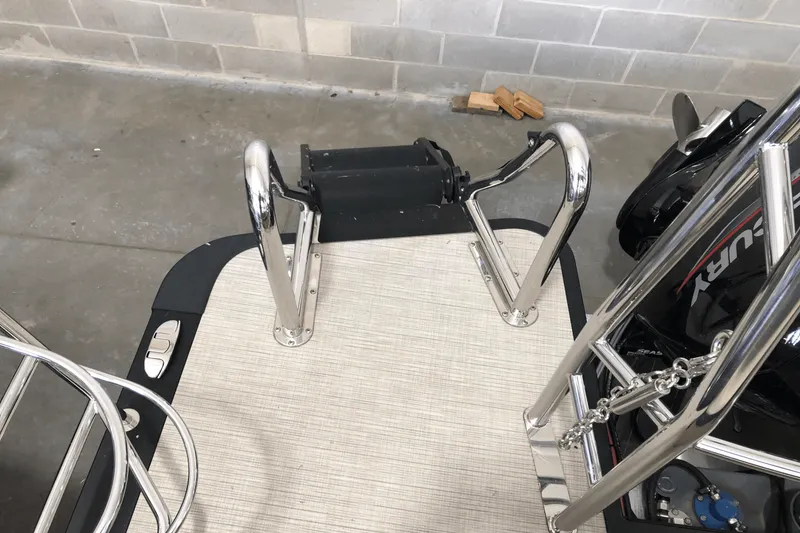 Slide: The Image of Harris 230 Cruiser 2025 - 16