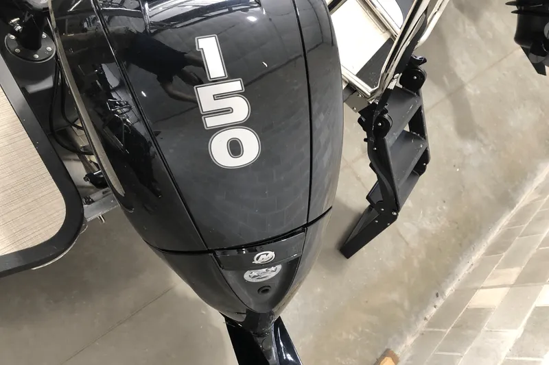 Slide: The Image of Harris 230 Cruiser 2025 - 18