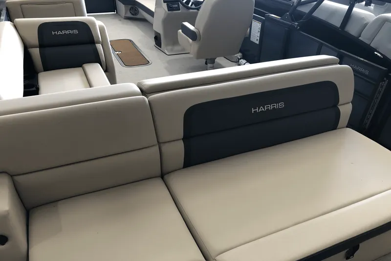 Slide: The Image of Harris 230 Cruiser 2025 - 19