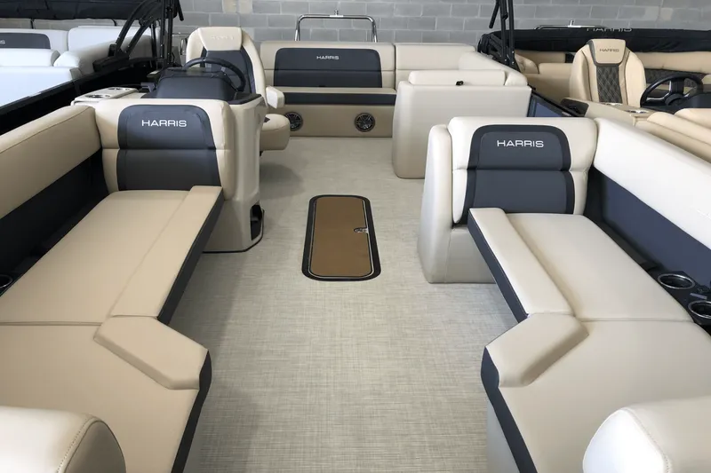 Slide: The Image of Harris 230 Cruiser 2025 - 3