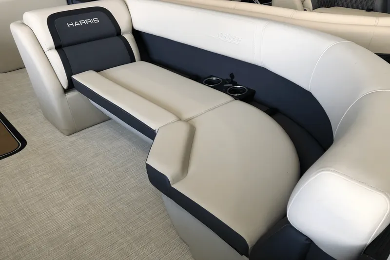 Slide: The Image of Harris 230 Cruiser 2025 - 4