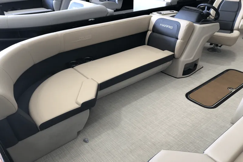 Slide: The Image of Harris 230 Cruiser 2025 - 5