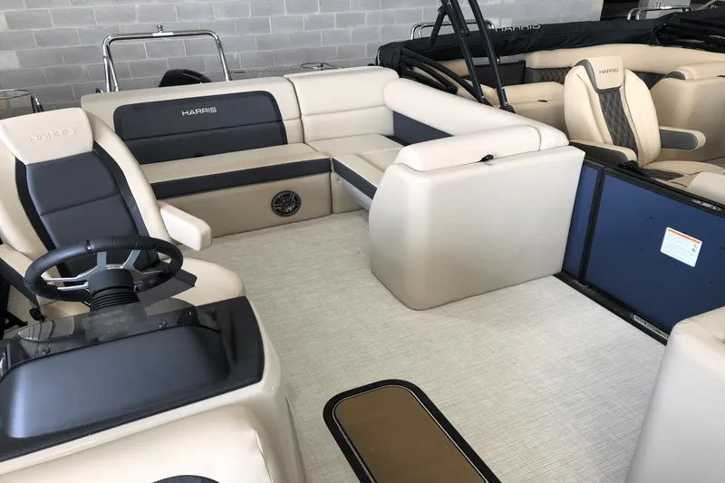 Slide: The Image of Harris 230 Cruiser 2025 - 7