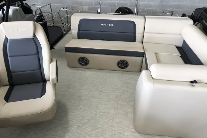 Slide: The Image of Harris 230 Cruiser 2025 - 8