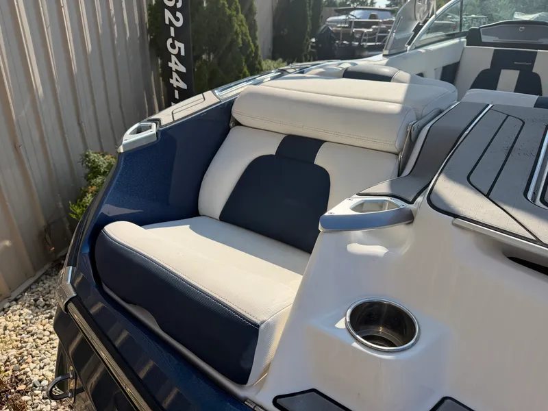 Slide: The Image of Mastercraft X22 2020 - 9