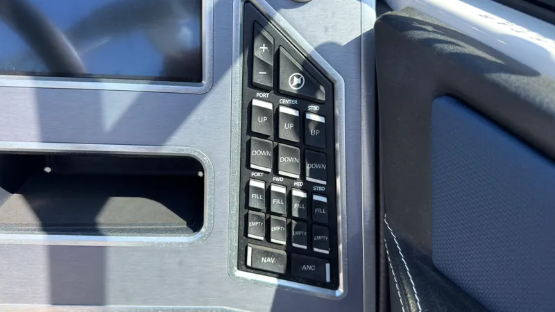 Slide: The Image of Mastercraft X22 2020 - 27