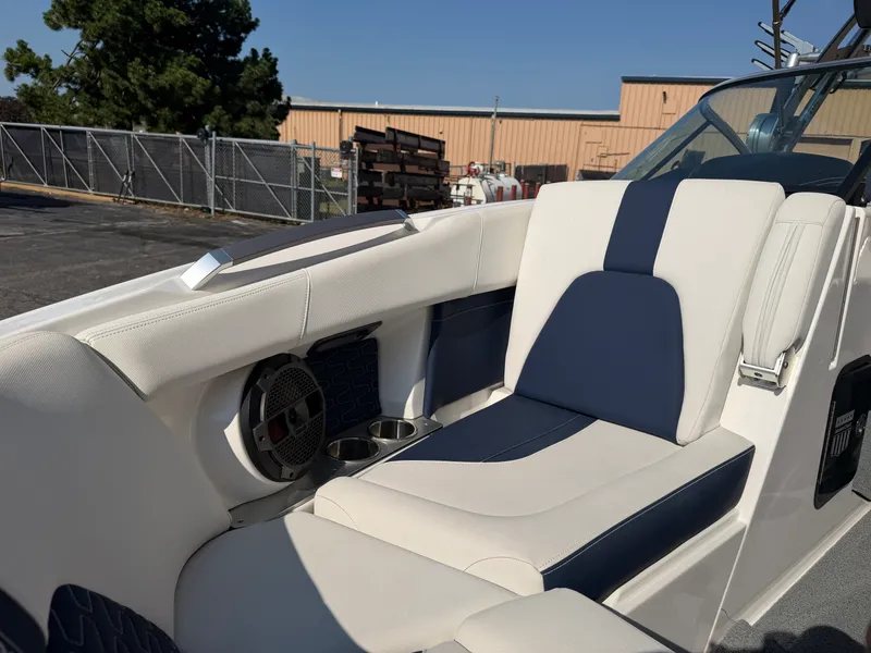 Slide: The Image of Mastercraft X22 2020 - 39