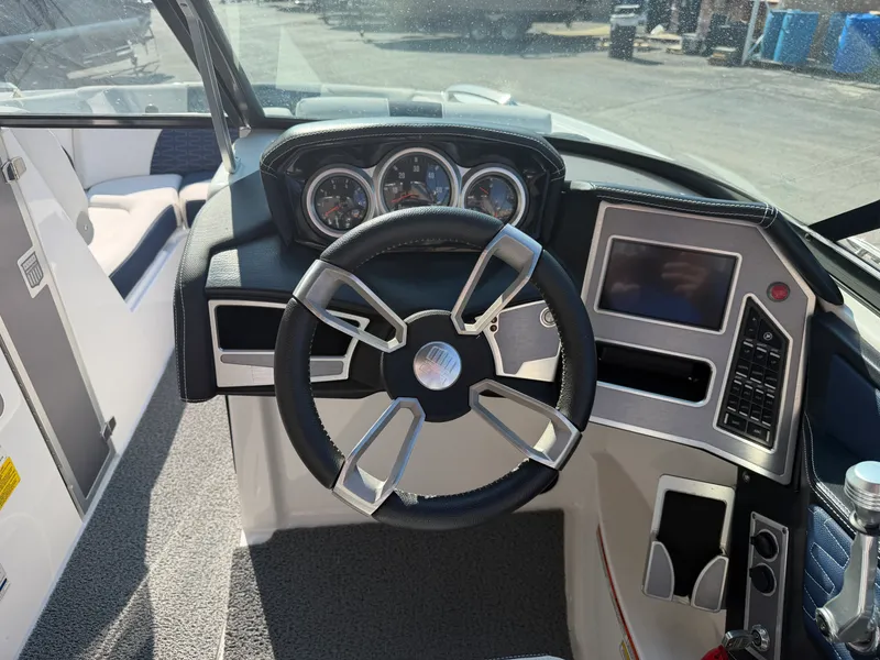 Slide: The Image of Mastercraft X22 2020 - 18