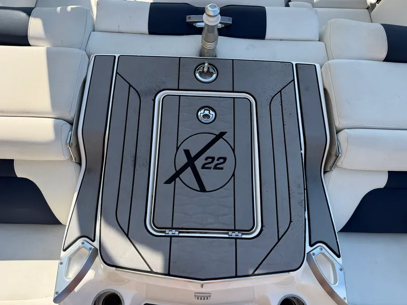 Slide: The Image of Mastercraft X22 2020 - 11