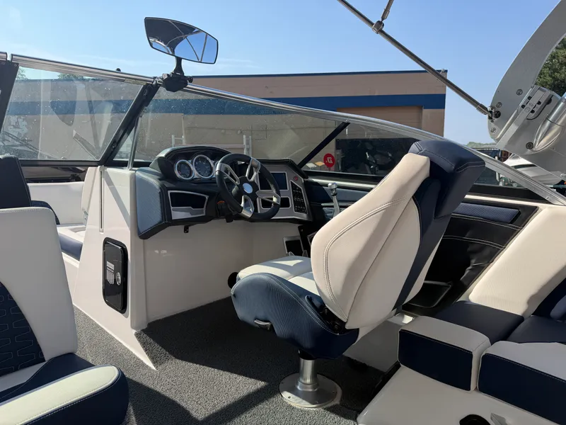 Slide: The Image of Mastercraft X22 2020 - 17