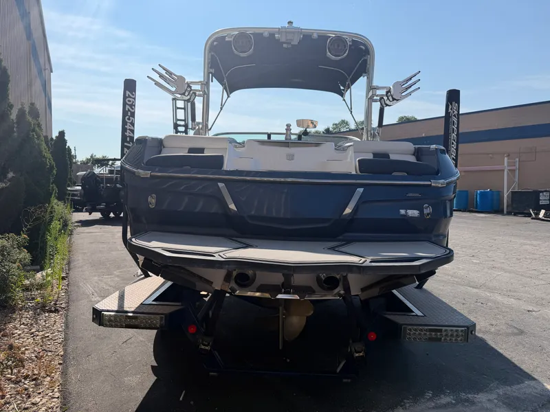 Slide: The Image of Mastercraft X22 2020 - 6