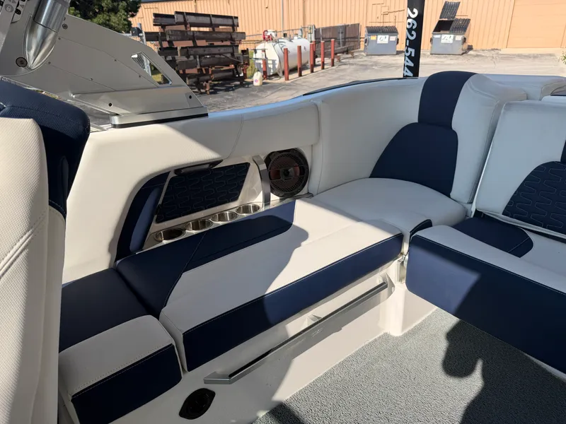 Slide: The Image of Mastercraft X22 2020 - 15