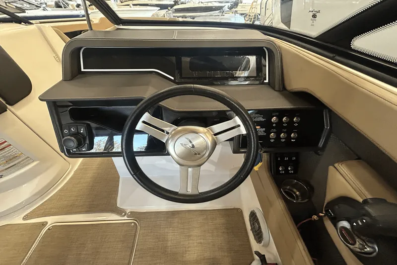 Slide: The Image of Sea Ray 250 SLX 2017 - 17