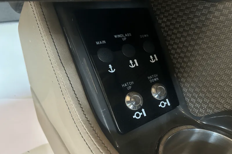 Slide: The Image of Sea Ray 250 SLX 2017 - 29