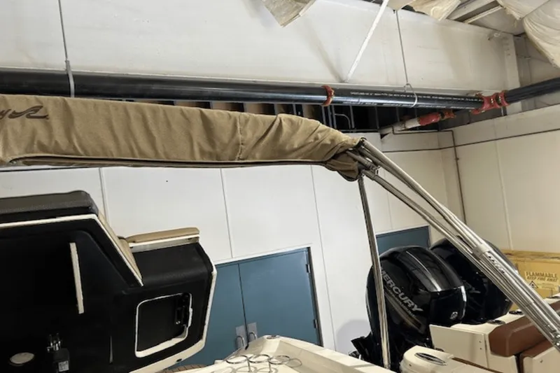 Slide: The Image of Sea Ray 250 SLX 2017 - 35