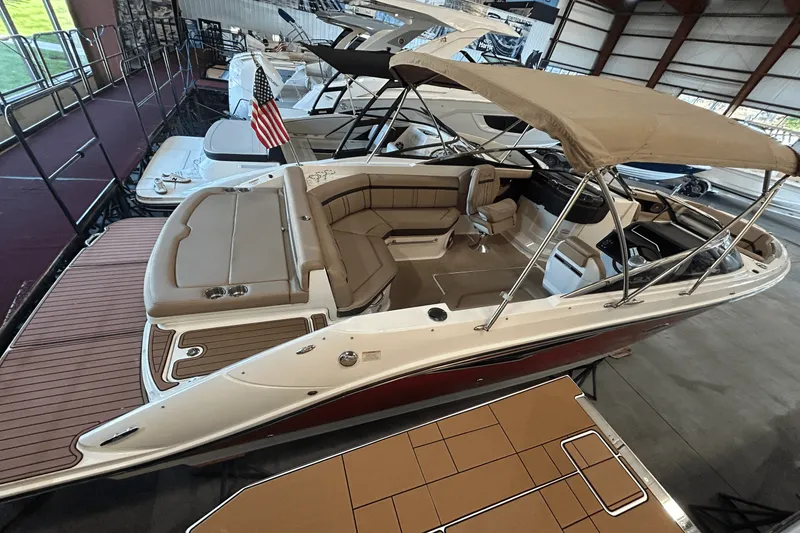 Slide: The Image of Sea Ray 250 SLX 2017 - 5