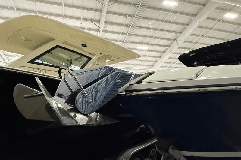 Slide: The Image of Sea Ray SLX 260 2025 - 17