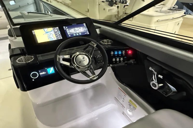 Slide: The Image of Sea Ray SLX 260 2025 - 7