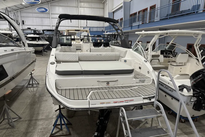 Slide: The Image of Sea Ray SDX 270 2025 - 14