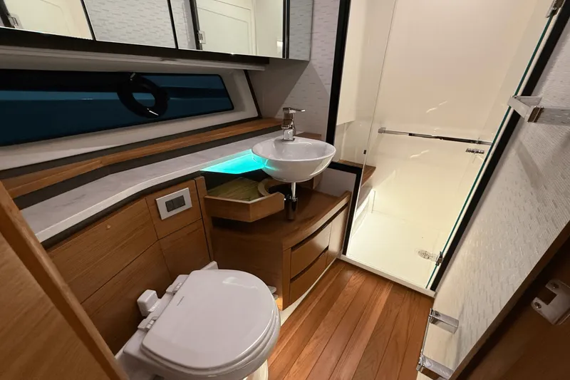 Slide: The Image of Tiara 48 LE 2025 - 28