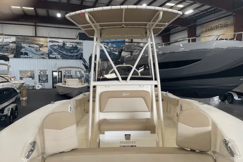 Slide: The Image of Scout 195 Sportfish 2025 - 14