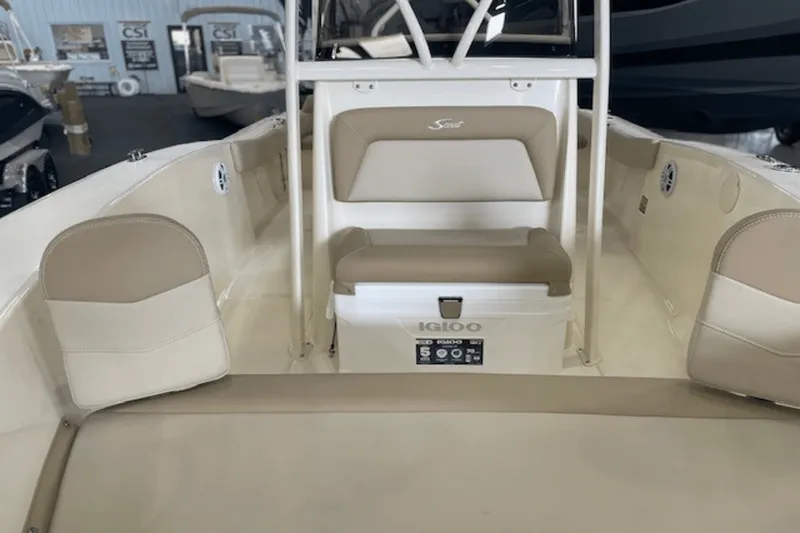 Slide: The Image of Scout 195 Sportfish 2025 - 15