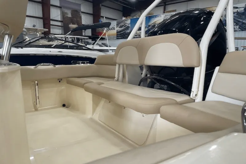 Slide: The Image of Scout 195 Sportfish 2025 - 18