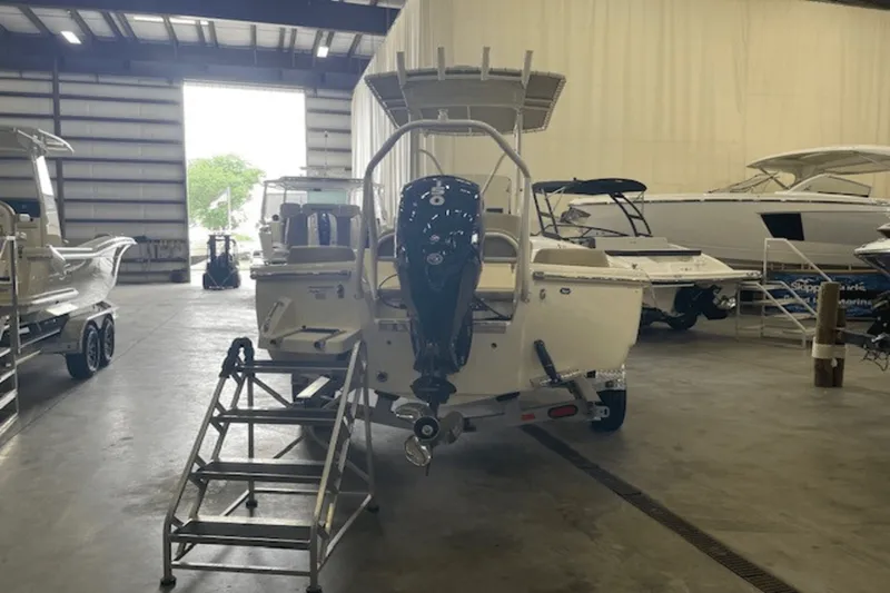 Slide: The Image of Scout 195 Sportfish 2025 - 20