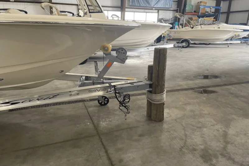 Slide: The Image of Scout 195 Sportfish 2025 - 3