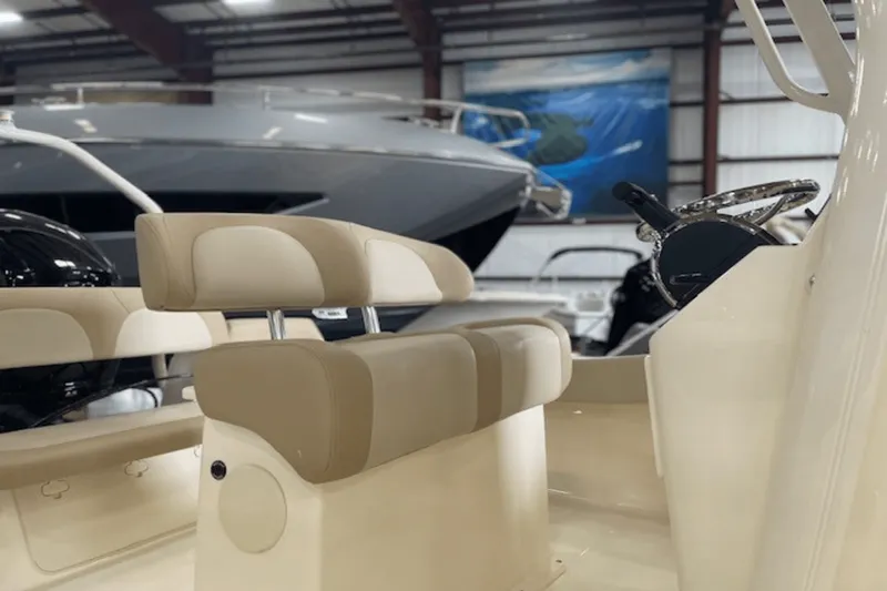 Slide: The Image of Scout 195 Sportfish 2025 - 6