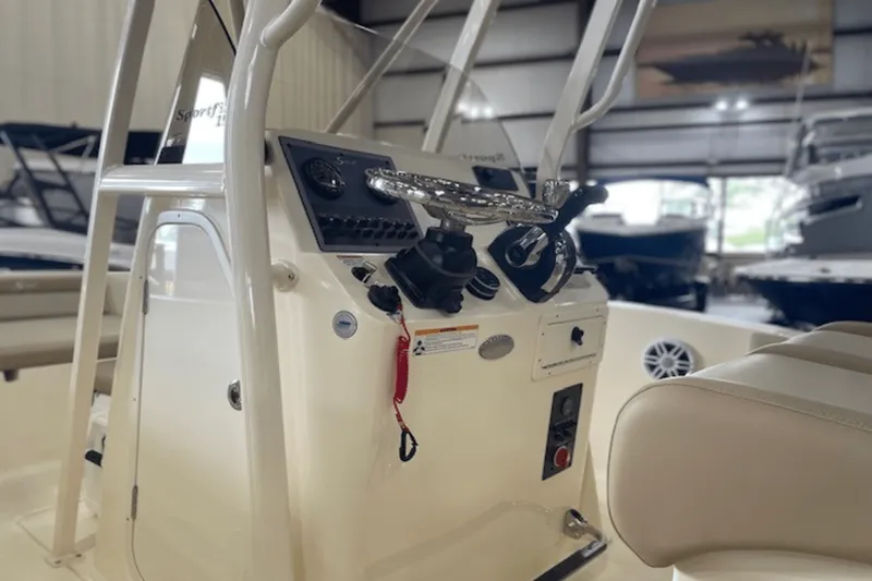 Slide: The Image of Scout 195 Sportfish 2025 - 8