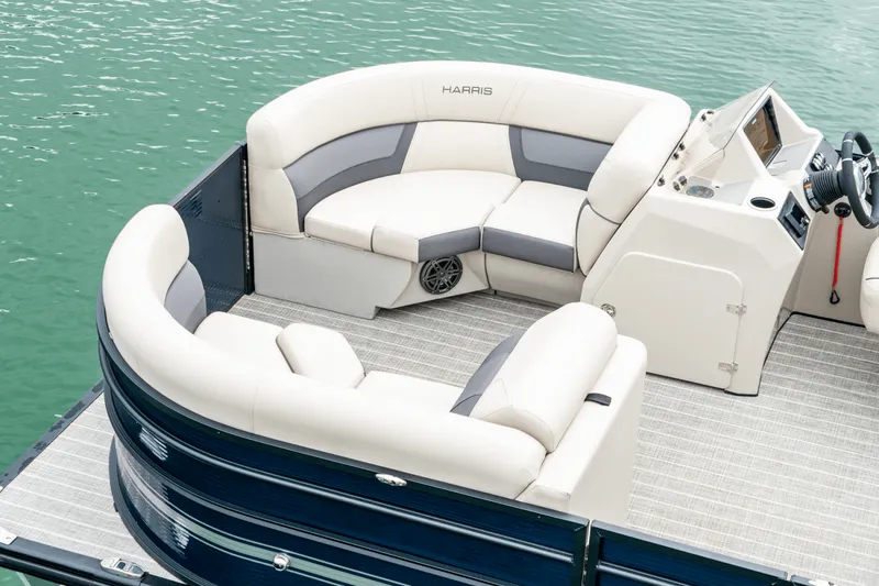 Slide: The Image of Harris Cruiser 190 2025 - 2