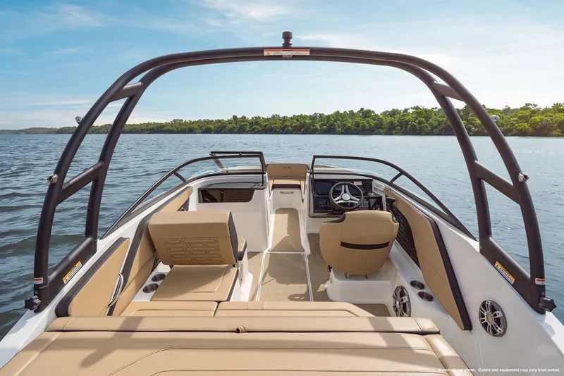 Slide: The Image of Sea Ray SPX 190 2025 - 11