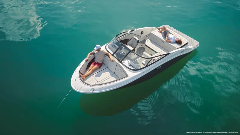 Slide: The Image of Sea Ray SPX 190 2025 - 2