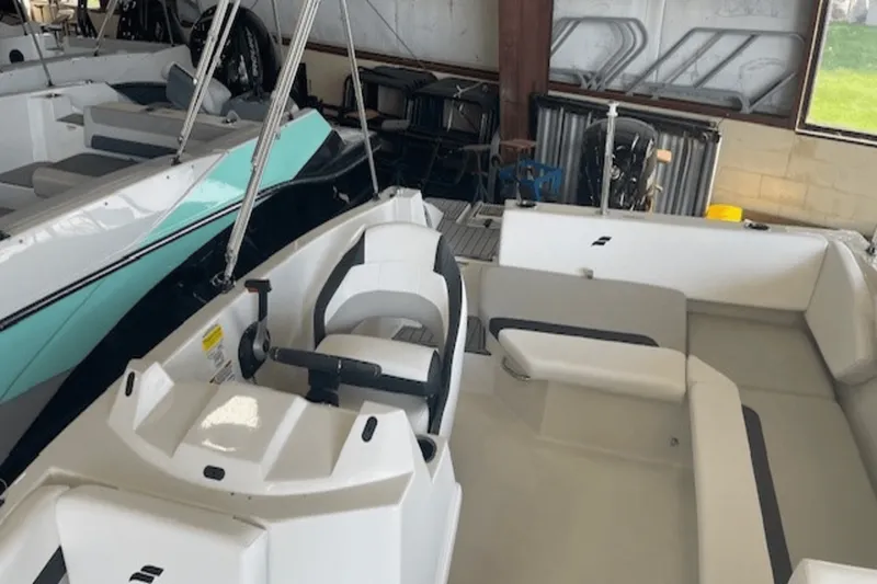 Slide: The Image of Starcraft 171SVX OB 2025 - 15