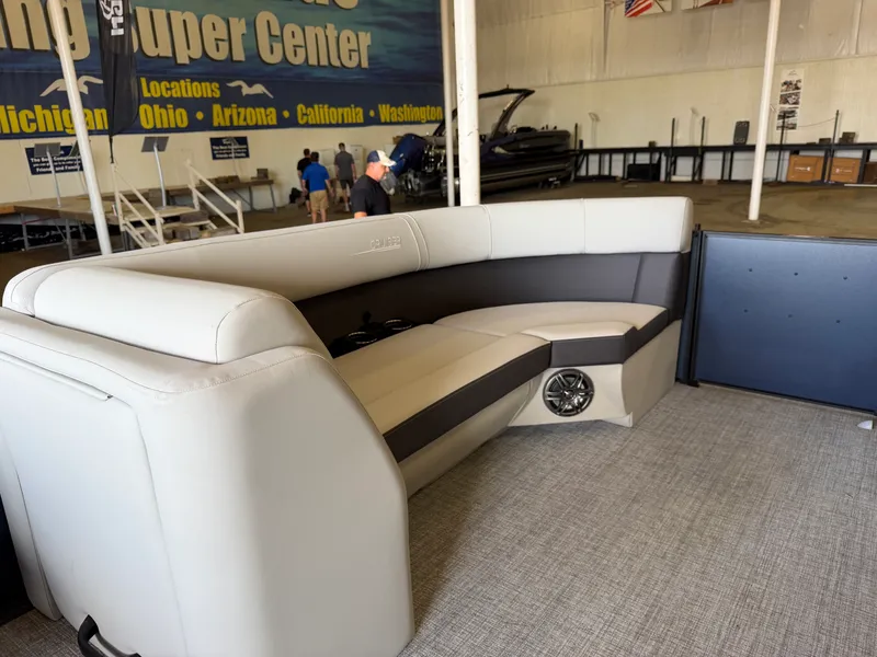 Slide: The Image of Harris 230 Cruiser 2025 - 9