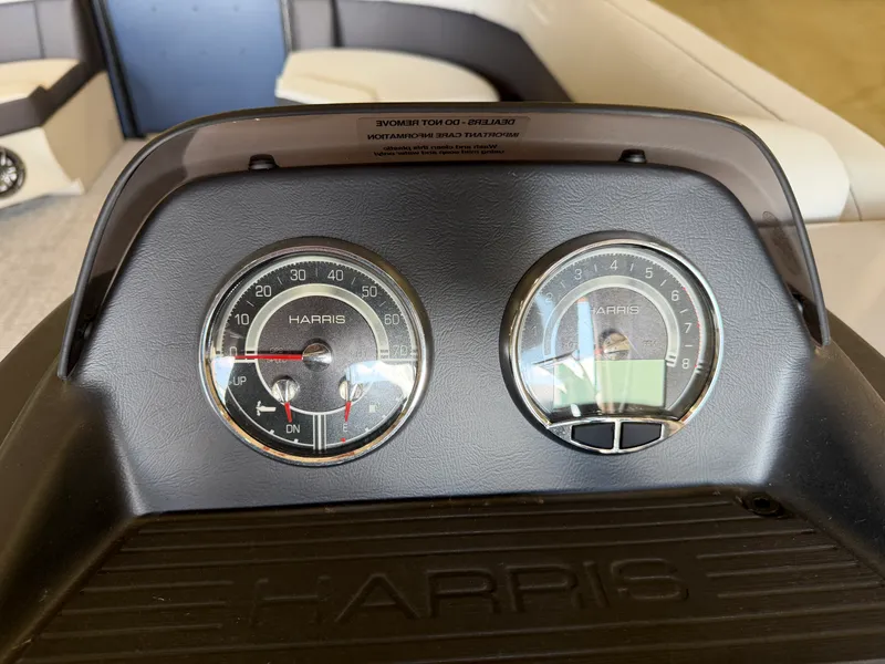 Slide: The Image of Harris 230 Cruiser 2025 - 15