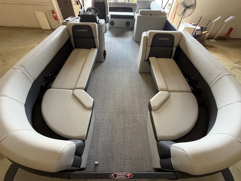 Slide: The Image of Harris 230 Cruiser 2025 - 5