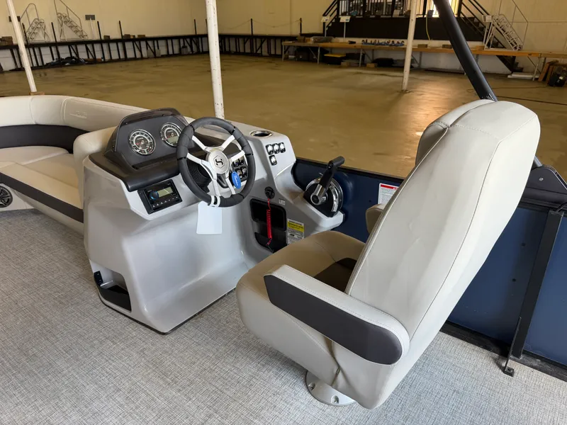 Slide: The Image of Harris 230 Cruiser 2025 - 12