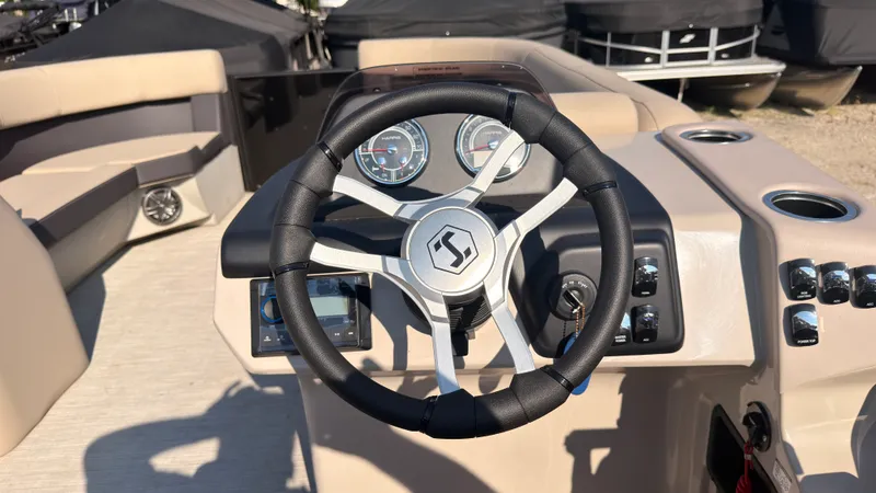 Slide: The Image of Harris 230 Cruiser 2025 - 31