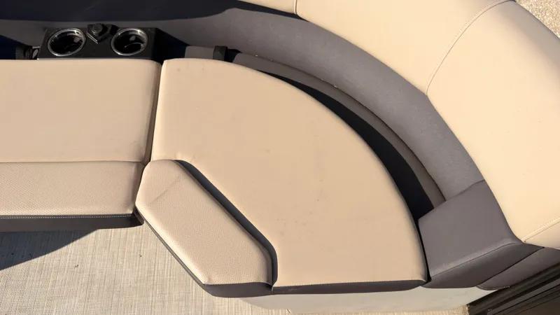 Slide: The Image of Harris 230 Cruiser 2025 - 11