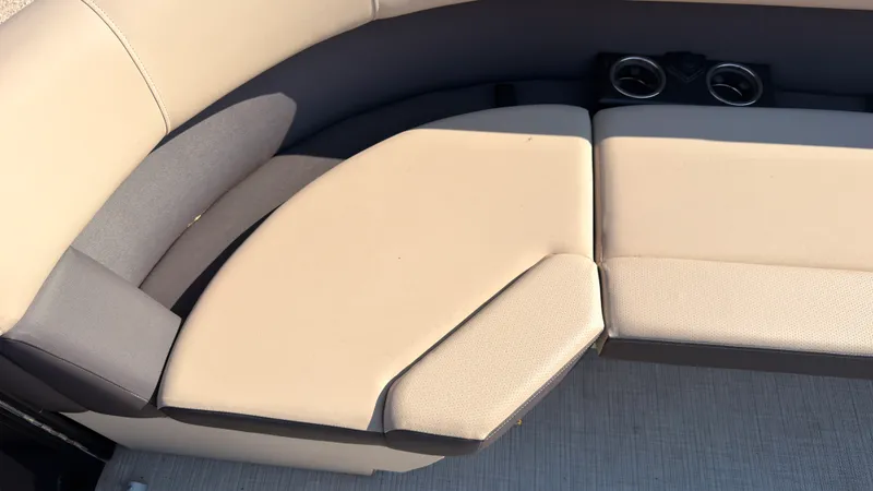 Slide: The Image of Harris 230 Cruiser 2025 - 17
