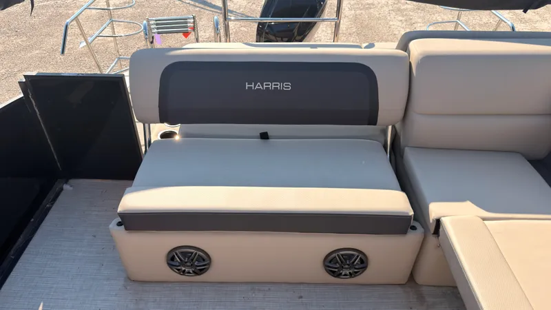 Slide: The Image of Harris 230 Cruiser 2025 - 42