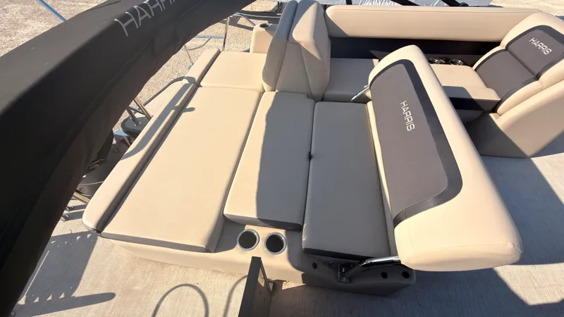 Slide: The Image of Harris 230 Cruiser 2025 - 47