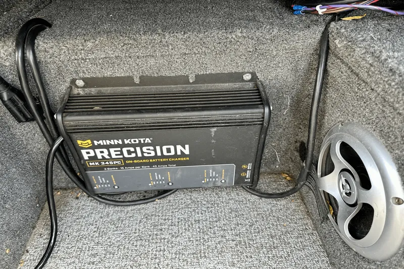 Slide: The Image of Alumacraft 175 VOYAGEUR CS 2020 - 18